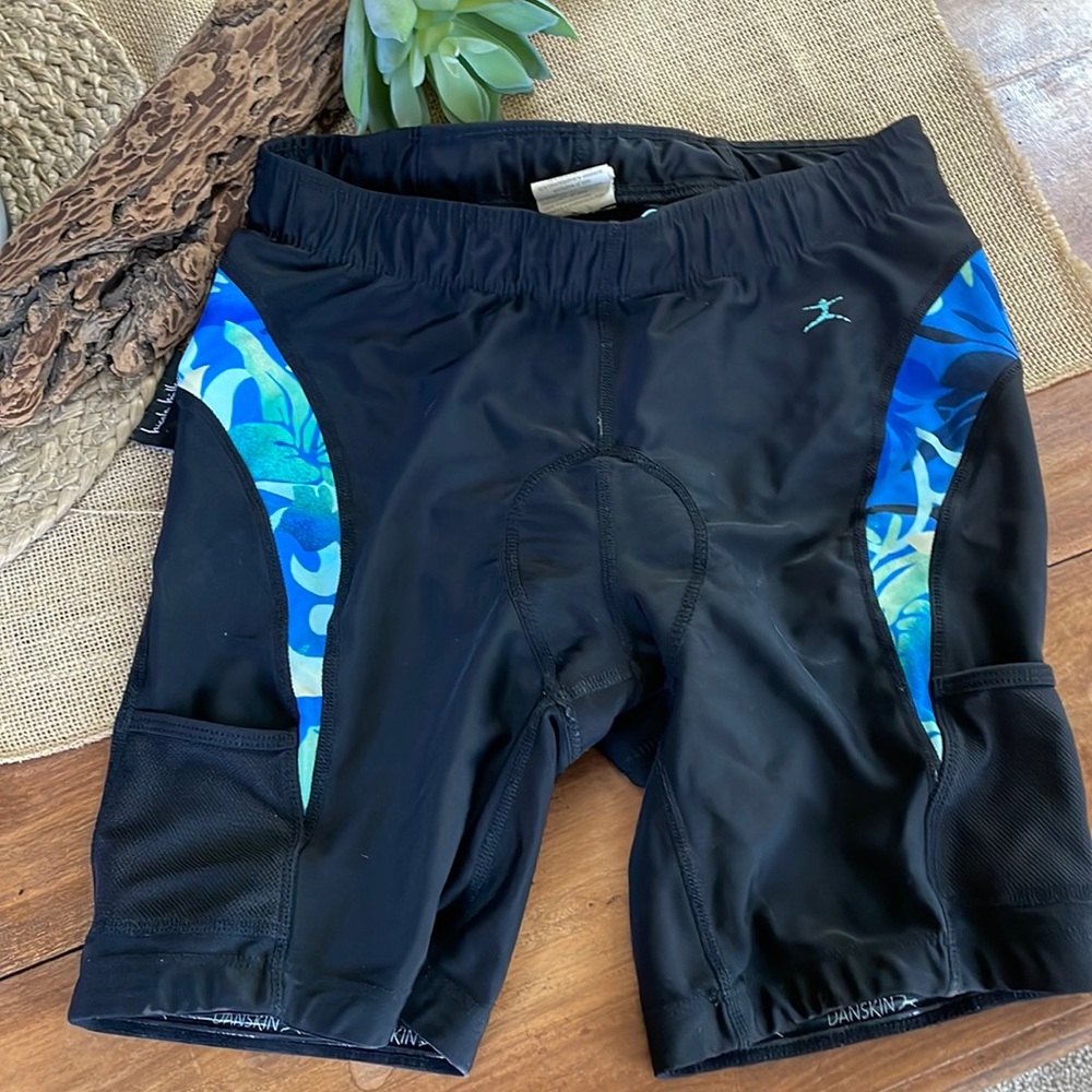 Danskin TRI shorts. Cami material inside. EUC.